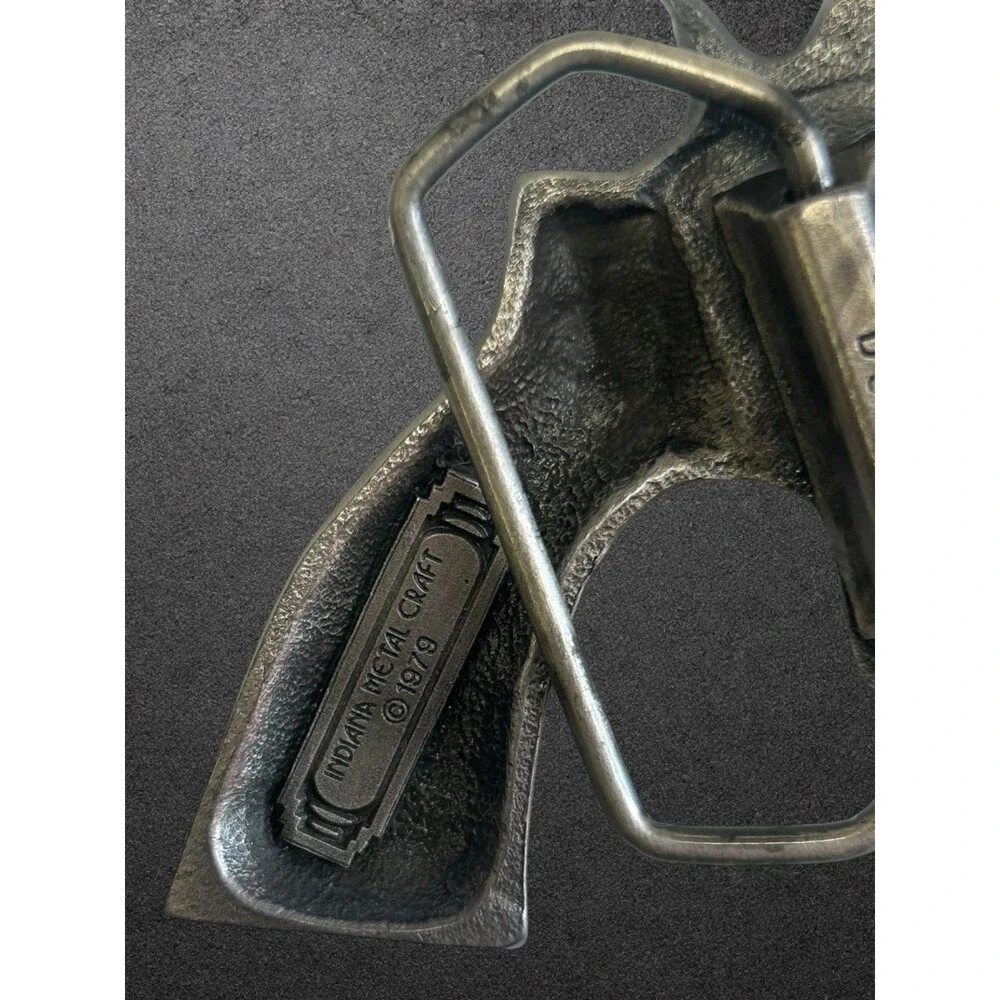Vintage 1979 Western Pistol Revolver Gun Belt Buckle Indiana Metalcraft Pewter